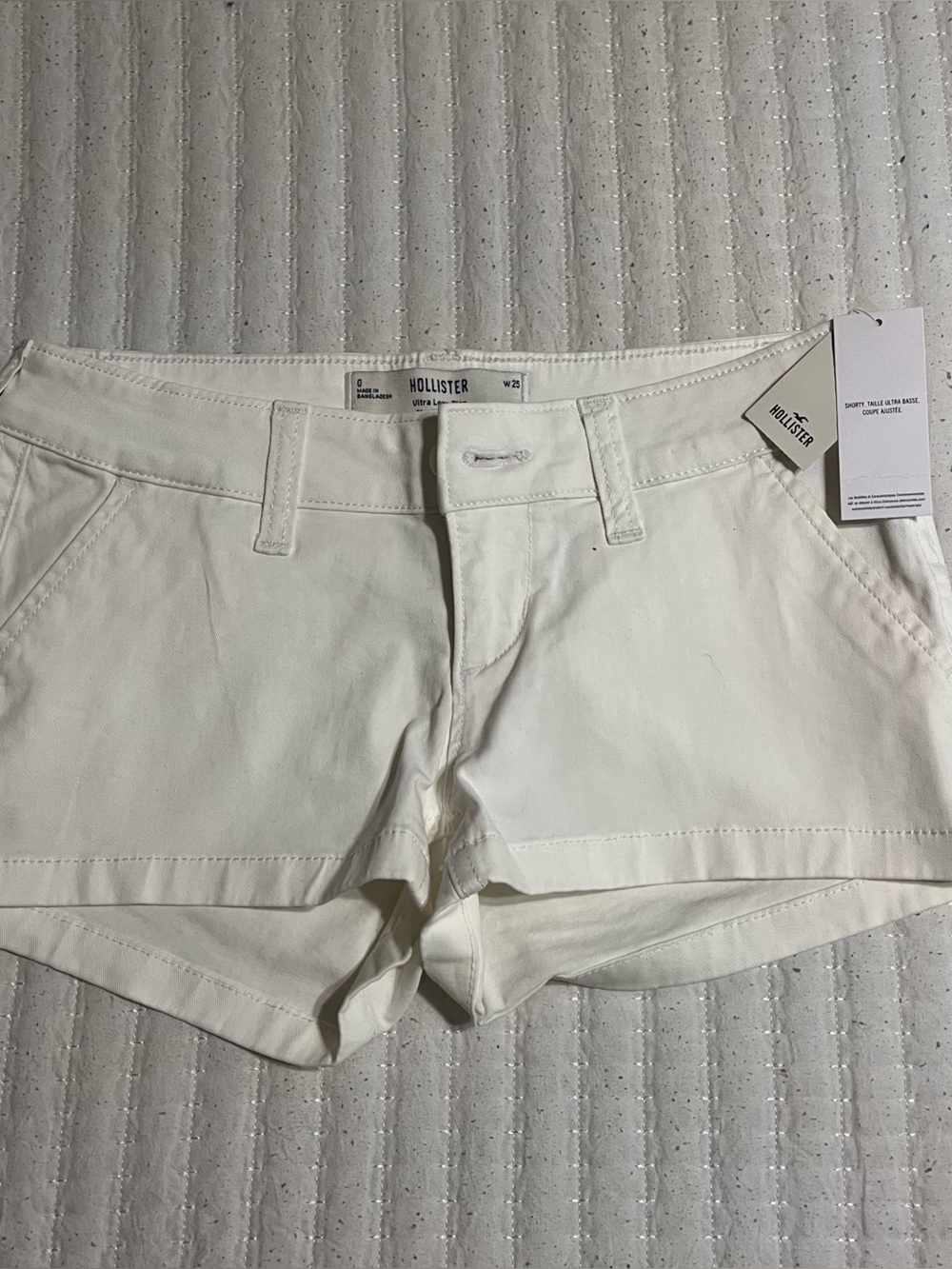 Hollister Cream Flat-Front Women’s Shorts
